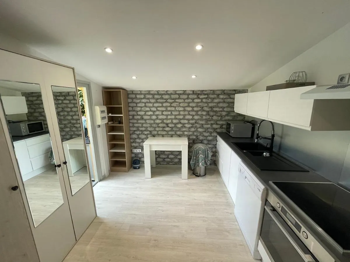 Chalet De Jardin Apartment Marseille